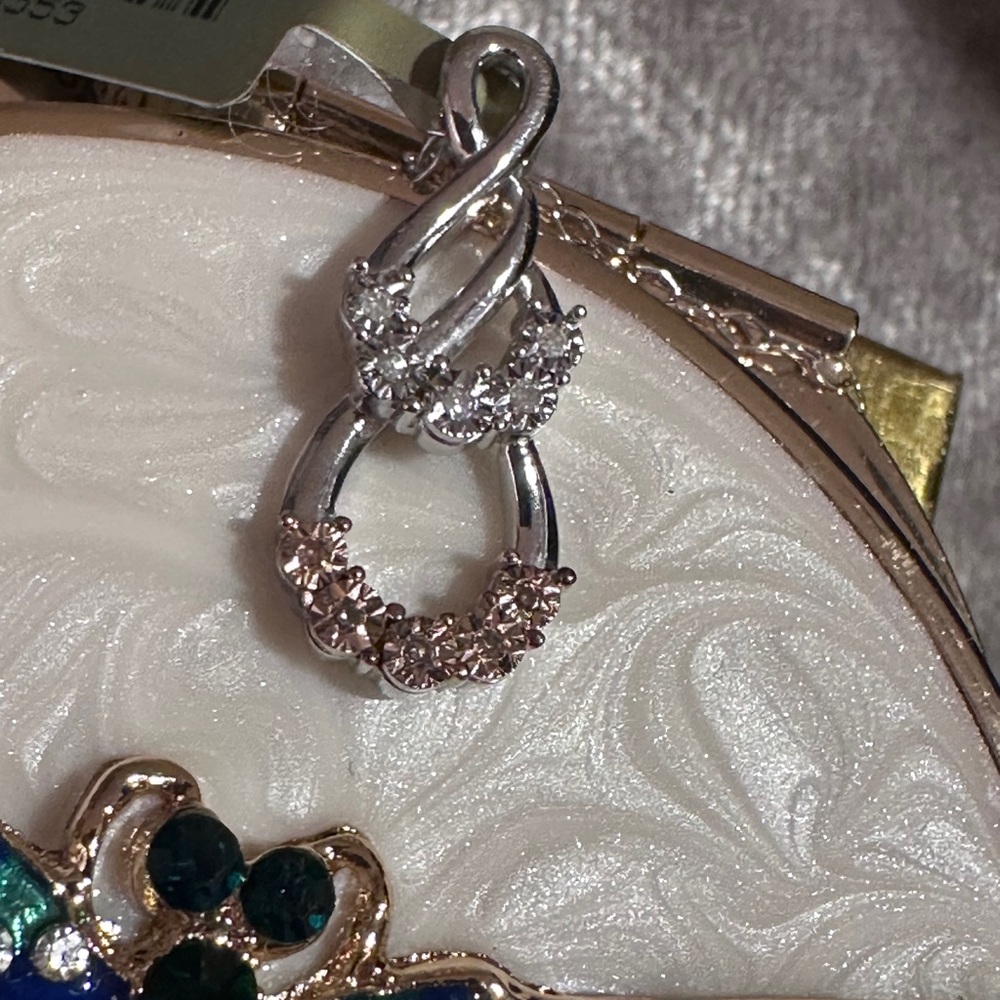 SOLD. Very Pretty Genuine Diamond Infinity Pendant NWT - Picture 11 of 11